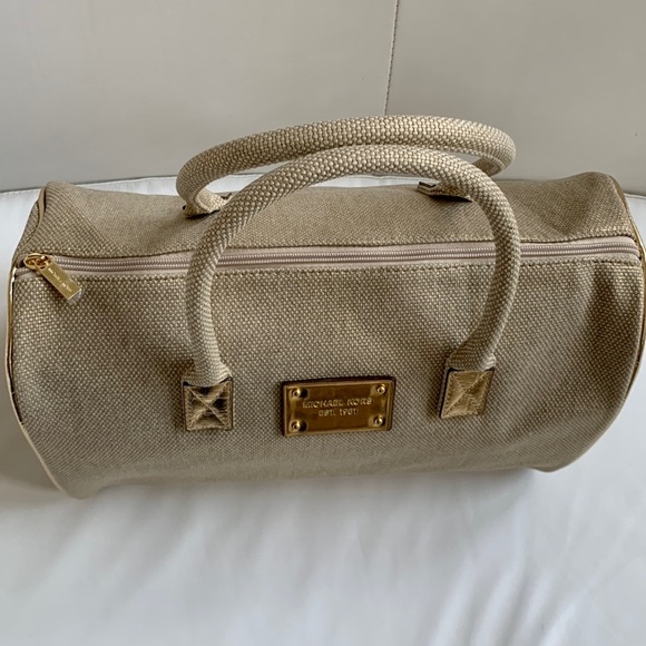 Michael Kors metallic gold weekender - Picture 3 of 11